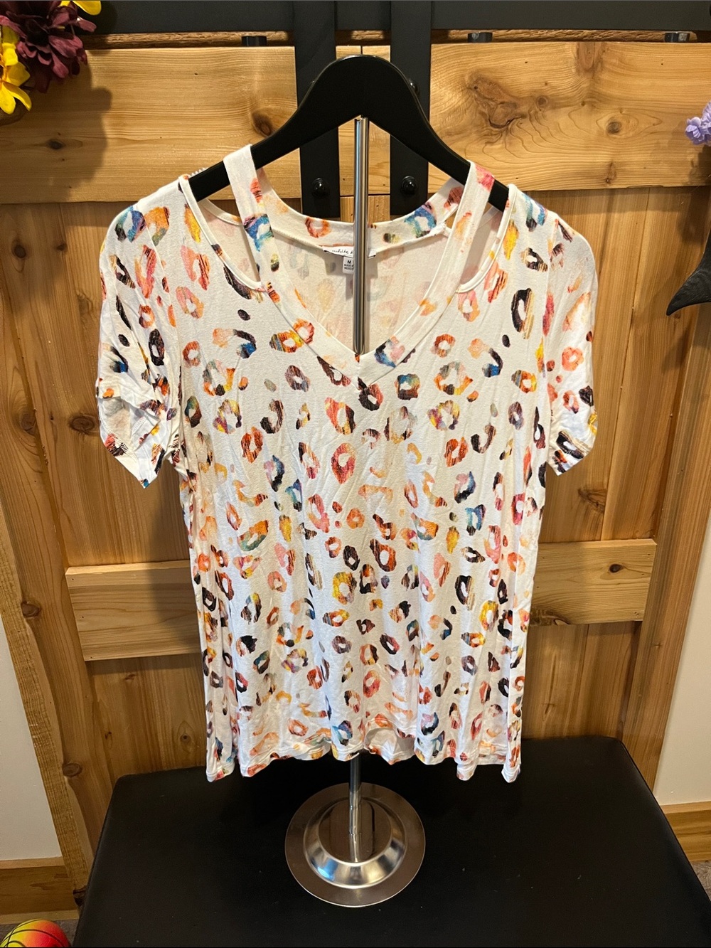 white birch White Multicolor Leopard Print V-Neck Short Sleeve Top